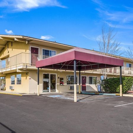 Americas Best Value Inn - Πεταλούμα Εξωτερικό φωτογραφία