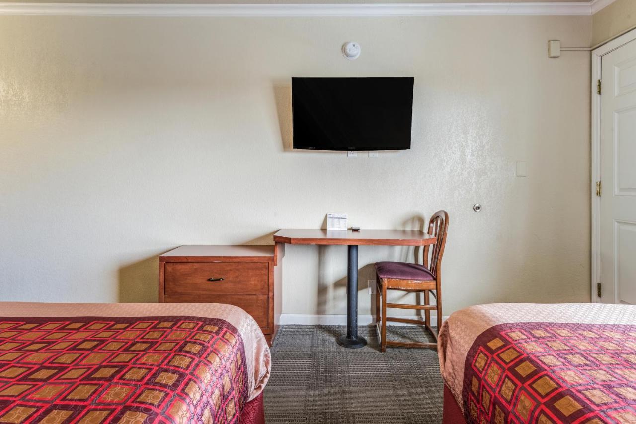 Americas Best Value Inn - Πεταλούμα Εξωτερικό φωτογραφία